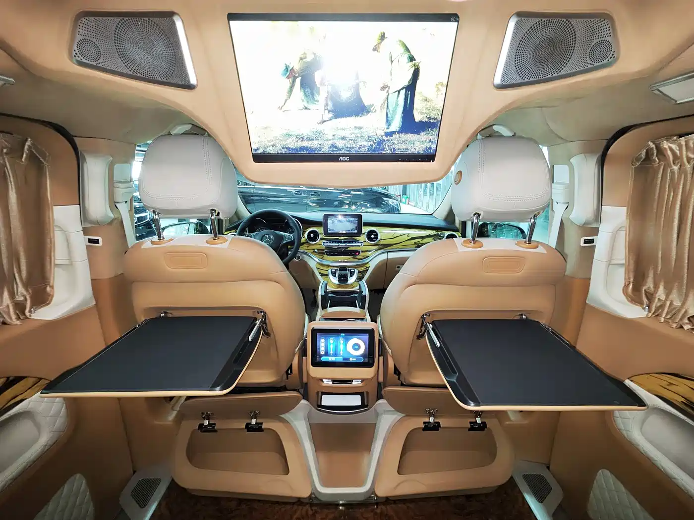 Mercedes-Benz V-Class 2018 V 260 L Premium Long Wheelbase Edition China VI фото 24
