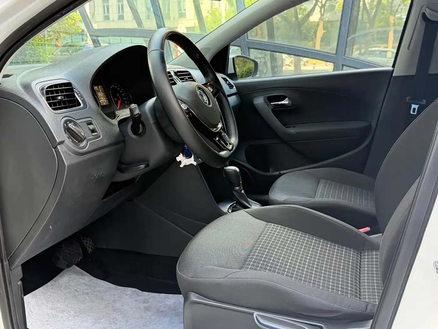 Фото 8 - Volkswagen Polo