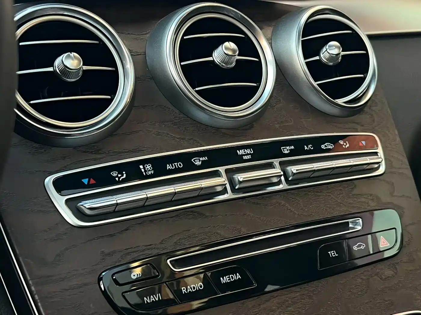 Mercedes-Benz GLC 2016 GLC 300 4MATIC Luxury фото 8