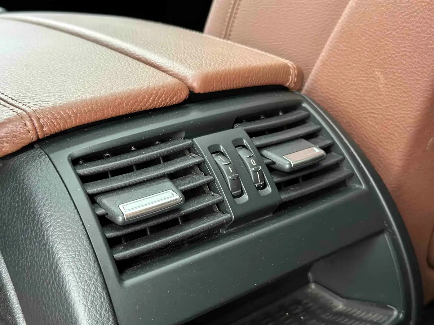 BMW 5 Series 2013 520Li Elegance фото 25
