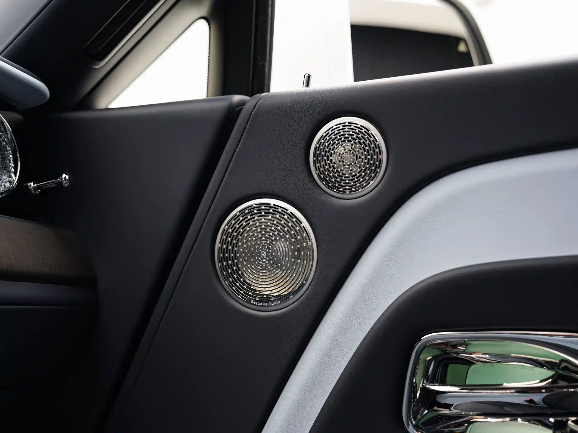 Фото 26 - Rolls-Royce Spectre