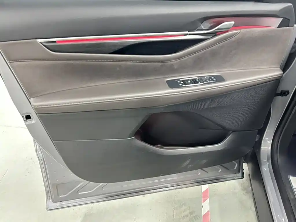 Фото 6 - Ford Edge
