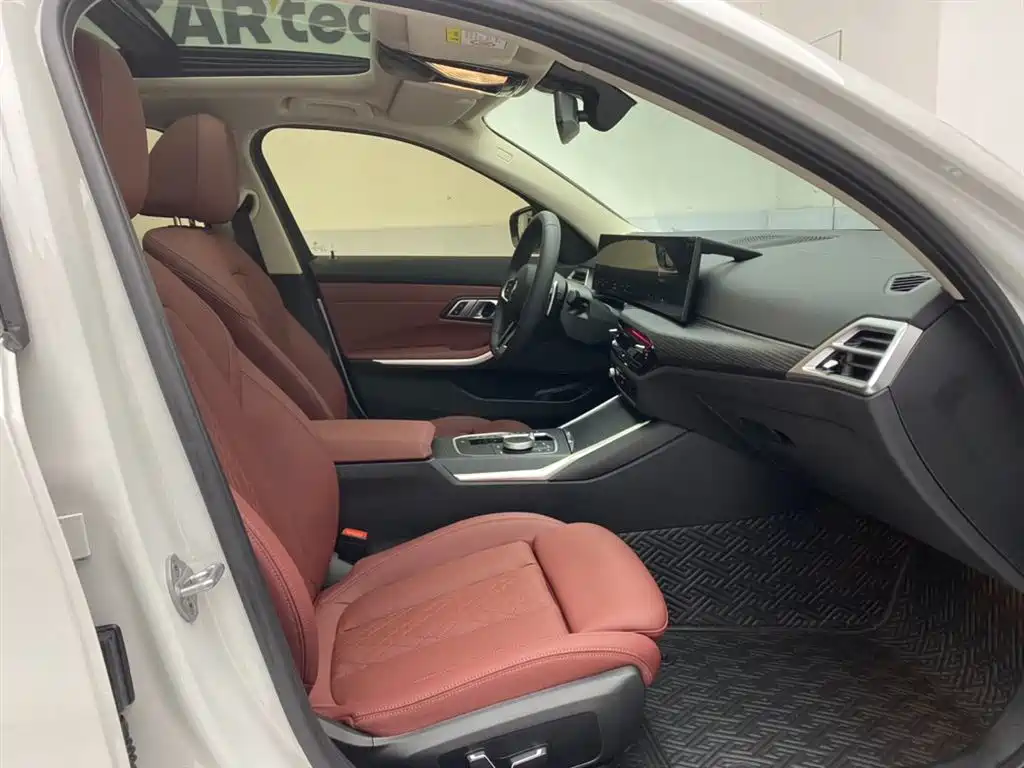 BMW 3 Series 2025 325Li M Sport Package фото 18