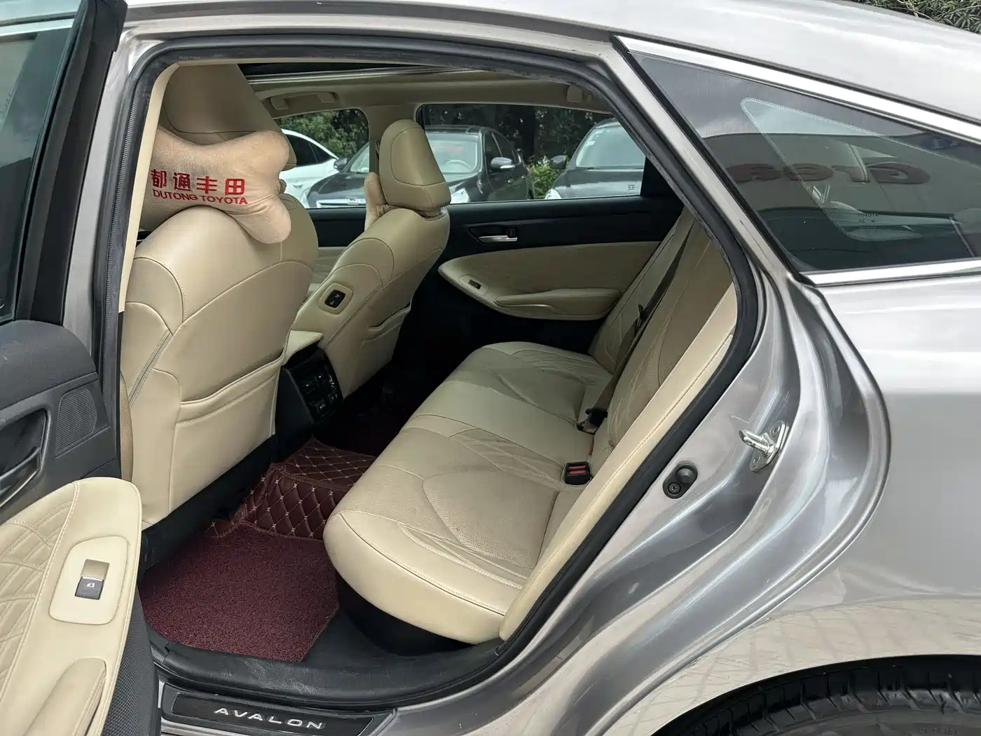 Toyota Avalon 2019 Hybrid 2.5L XLE Premium Edition China V фото 7