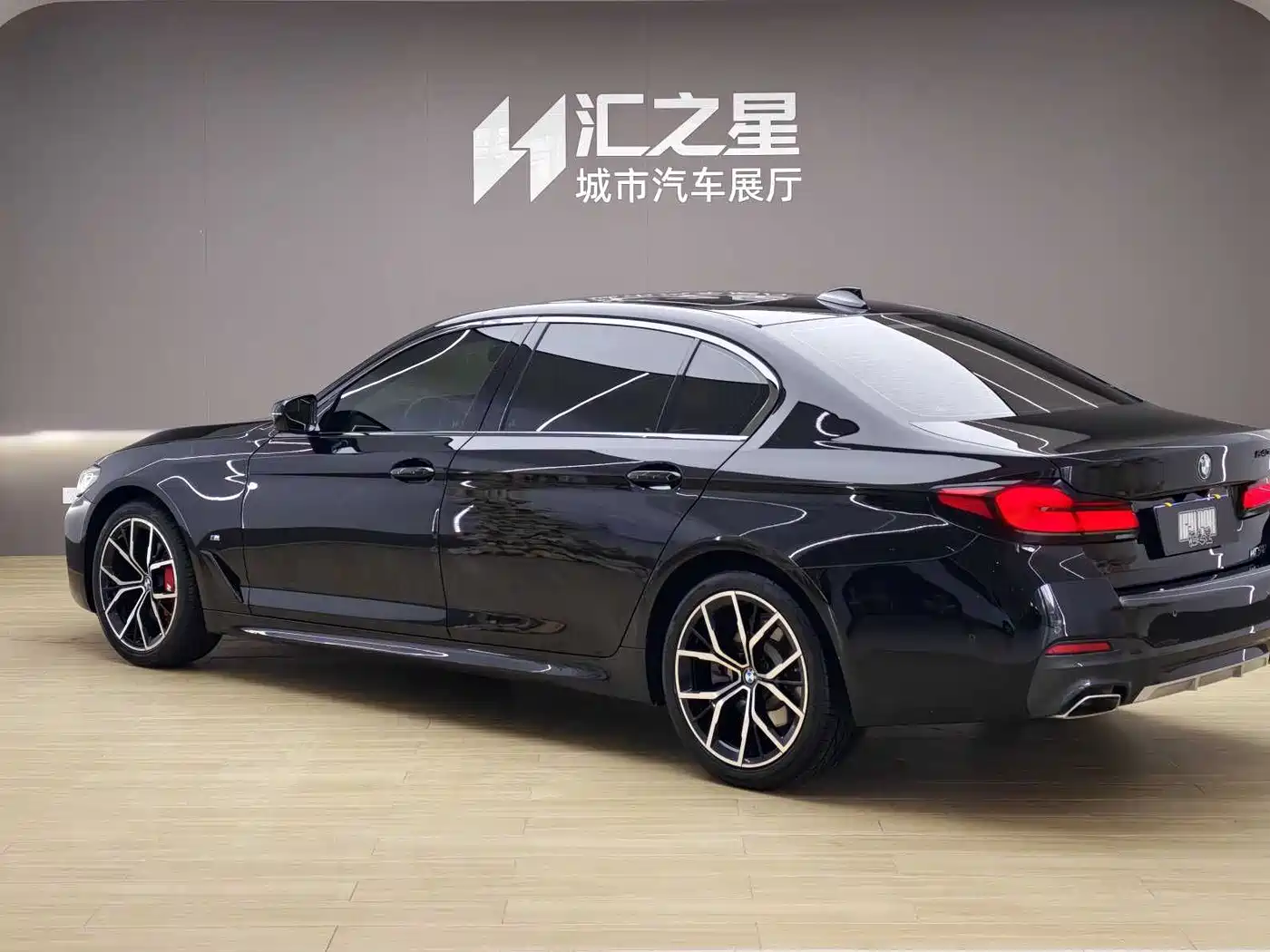 BMW 5 Series 2023 530Li Premium M Sport Package фото 2
