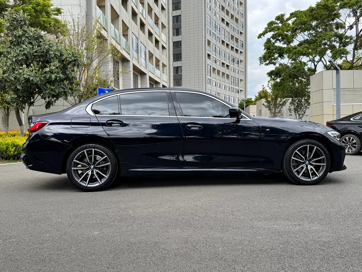 BMW 3 Series 2022 320Li M Sport Package фото 7