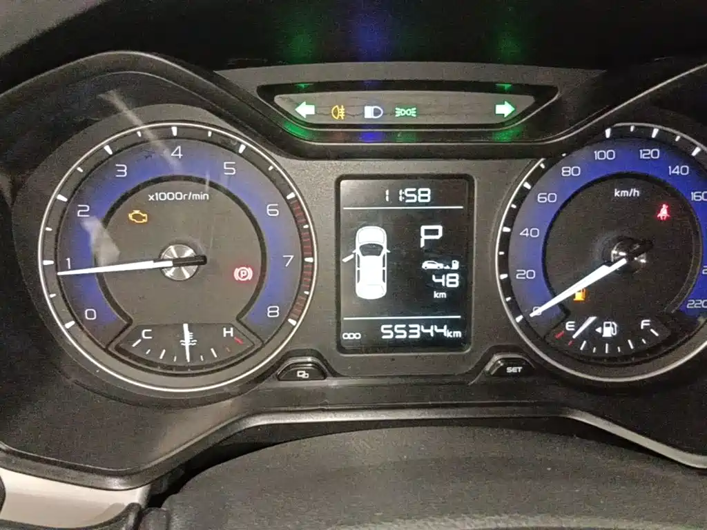 Фото 12 - Geely Vision X3