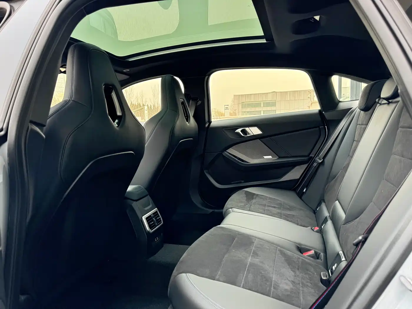 BMW M235L 2025 M235L фото 9