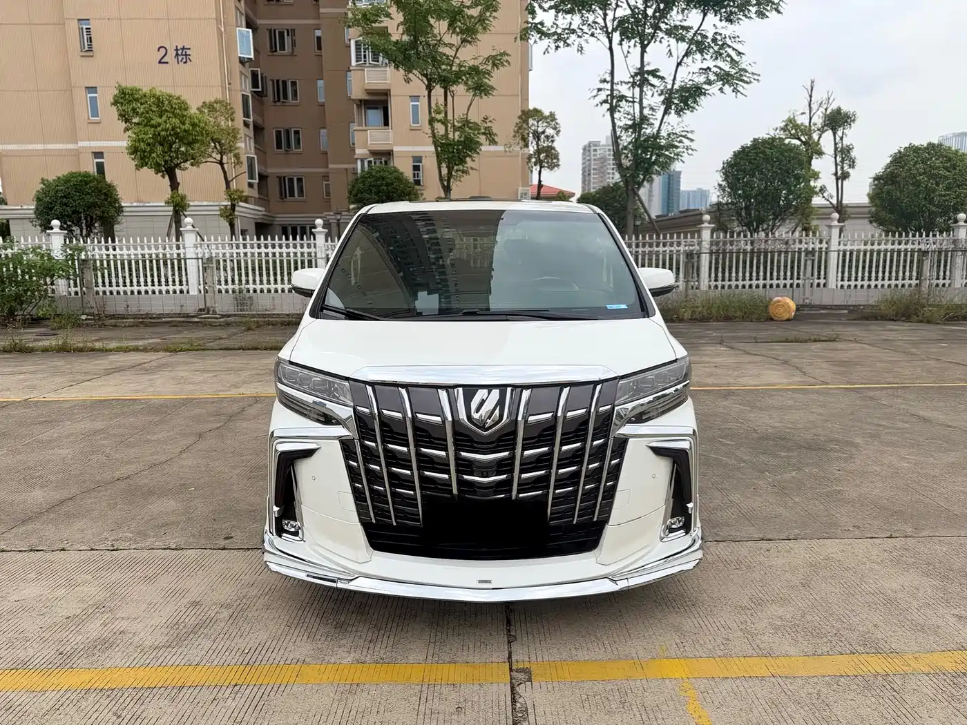 Toyota Alphard 2015 3.5L Premium Edition фото 2