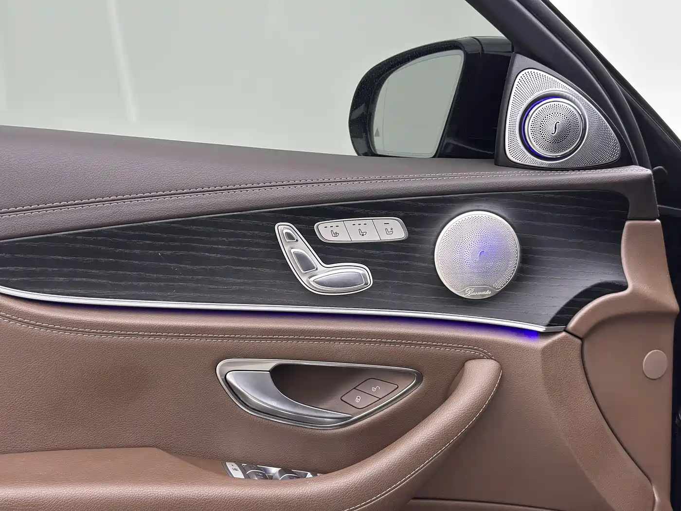 Mercedes-Benz E-Class New Energy 2022 E 350 e L Plug-in Hybrid Sedan фото 13