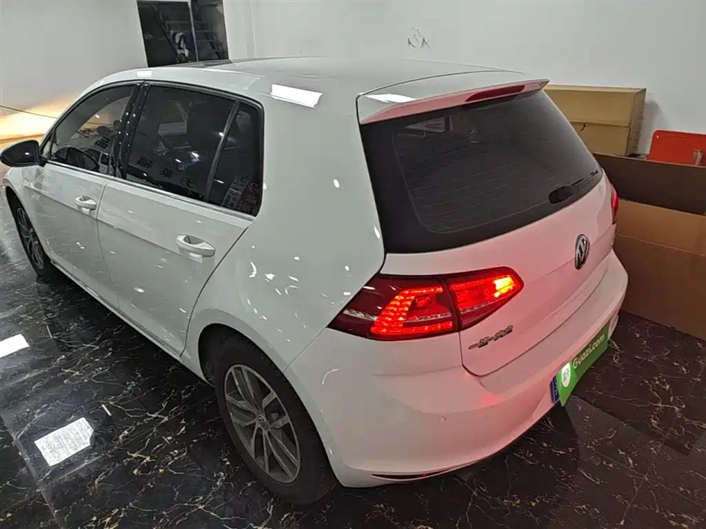 Volkswagen Golf 2016 230TSI Automatic Luxury фото 5