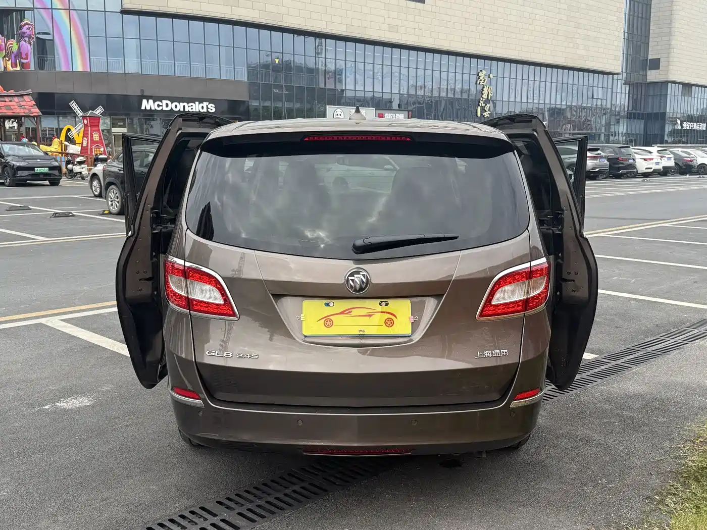 Buick GL8 2011 2.4L LT Luxury Business Executive фото 7