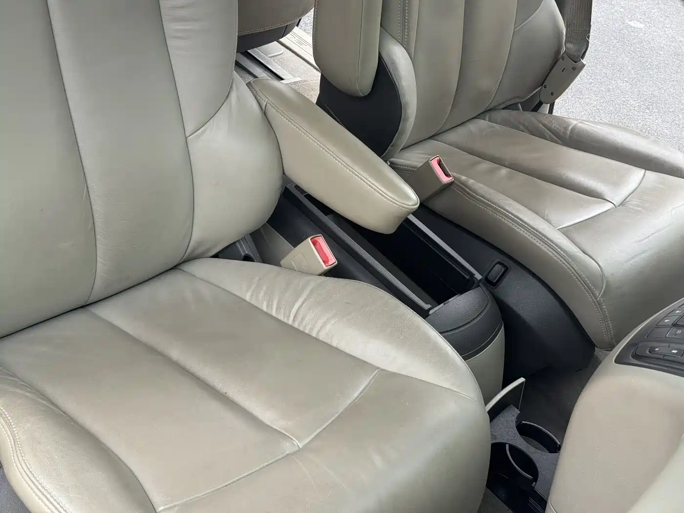 Buick GL8 2011 2.4L LT Luxury Business Executive фото 17