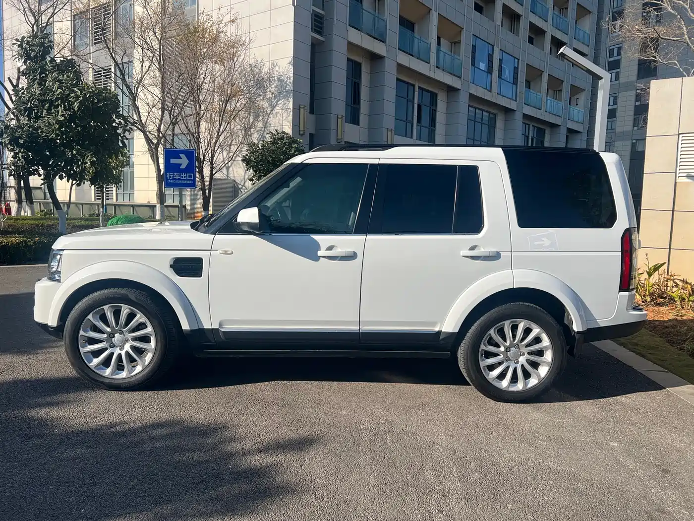 Land Rover Discovery 2013 3.0 SDV6 HSE Diesel фото 9