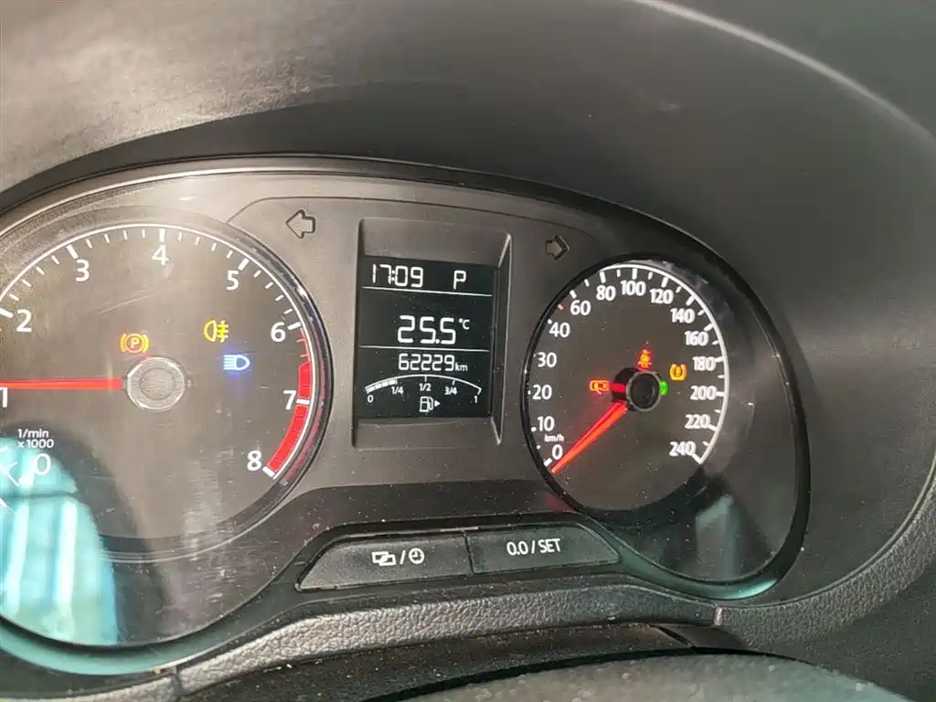 Volkswagen Polo 2018 1.5L Auto Safe Drive фото 12