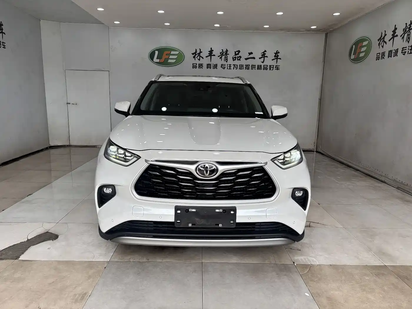 Toyota Highlander 2022 380T 4WD Premium 7-Seater фото 2