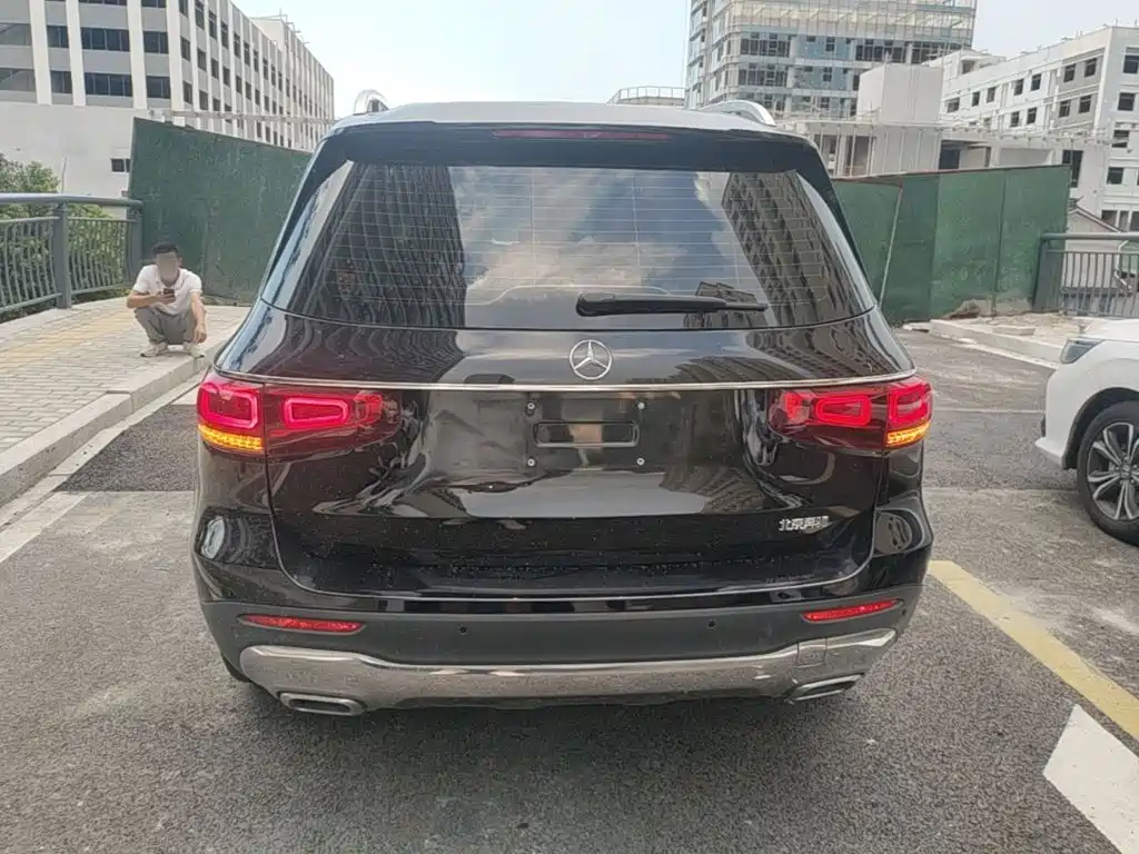 Photo 6 - Mercedes-Benz GLB