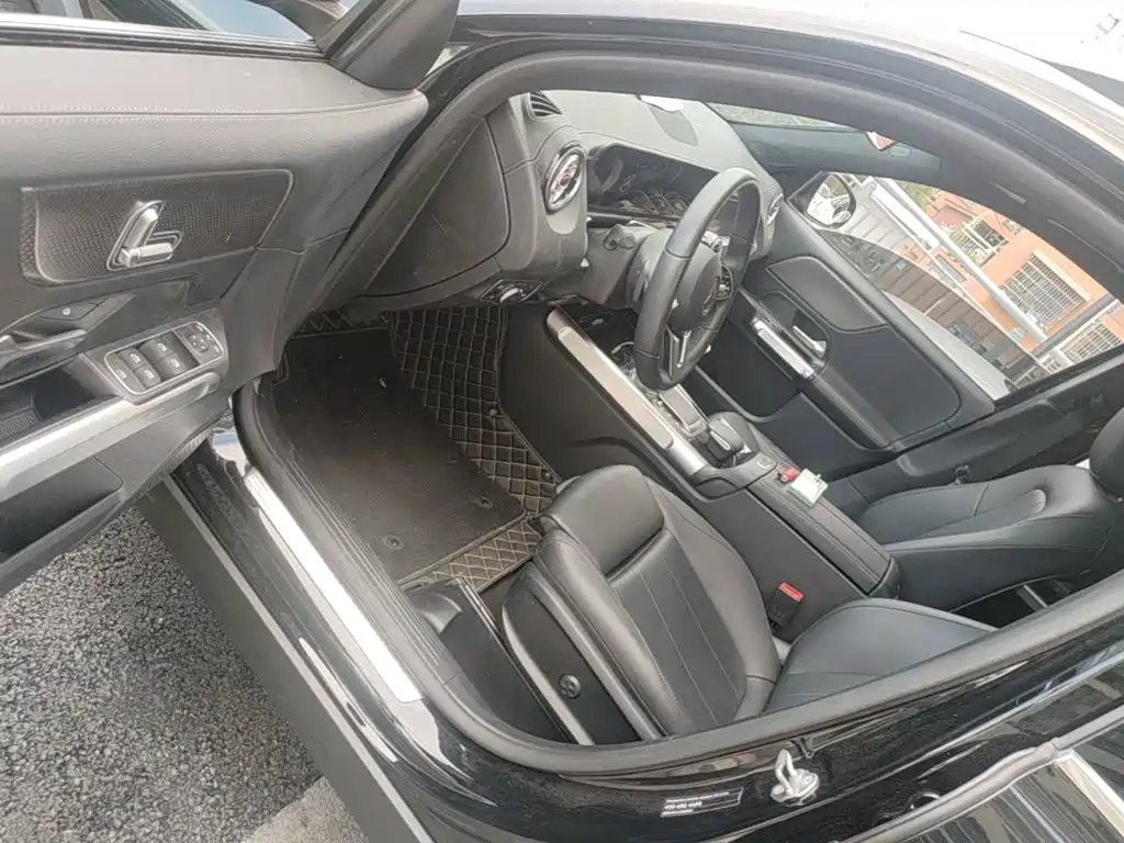 Photo 16 - Mercedes-Benz GLB
