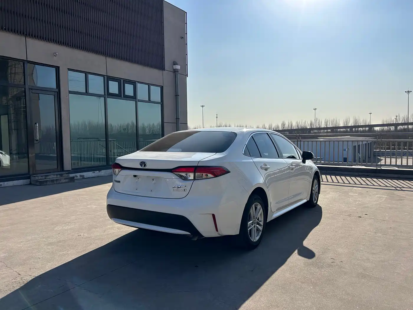 Toyota Levin 2021 Dual Hybrid 1.8H E-CVT Leading Edition фото 5