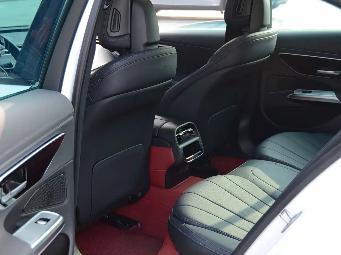 MERCEDES-BENZ E-CLASS (IMPORTED)