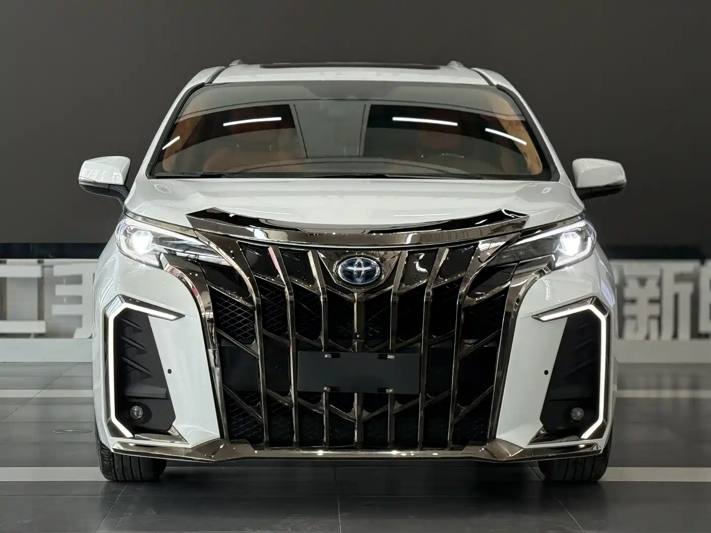 Toyota Sienna 2021 2.5L Hybrid Comfort Edition фото 2