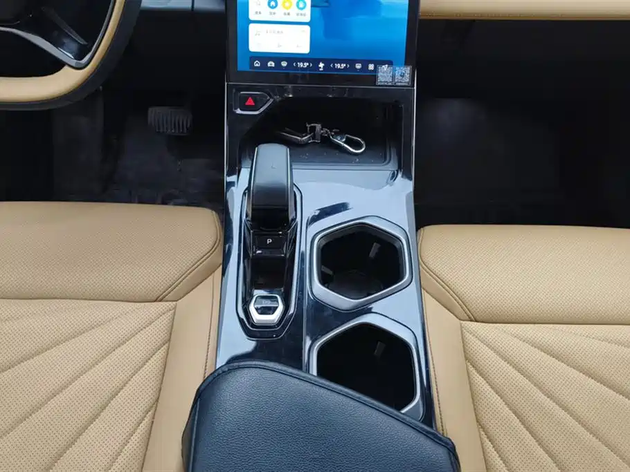 GEELY AUTOMOBILE BOYUE L