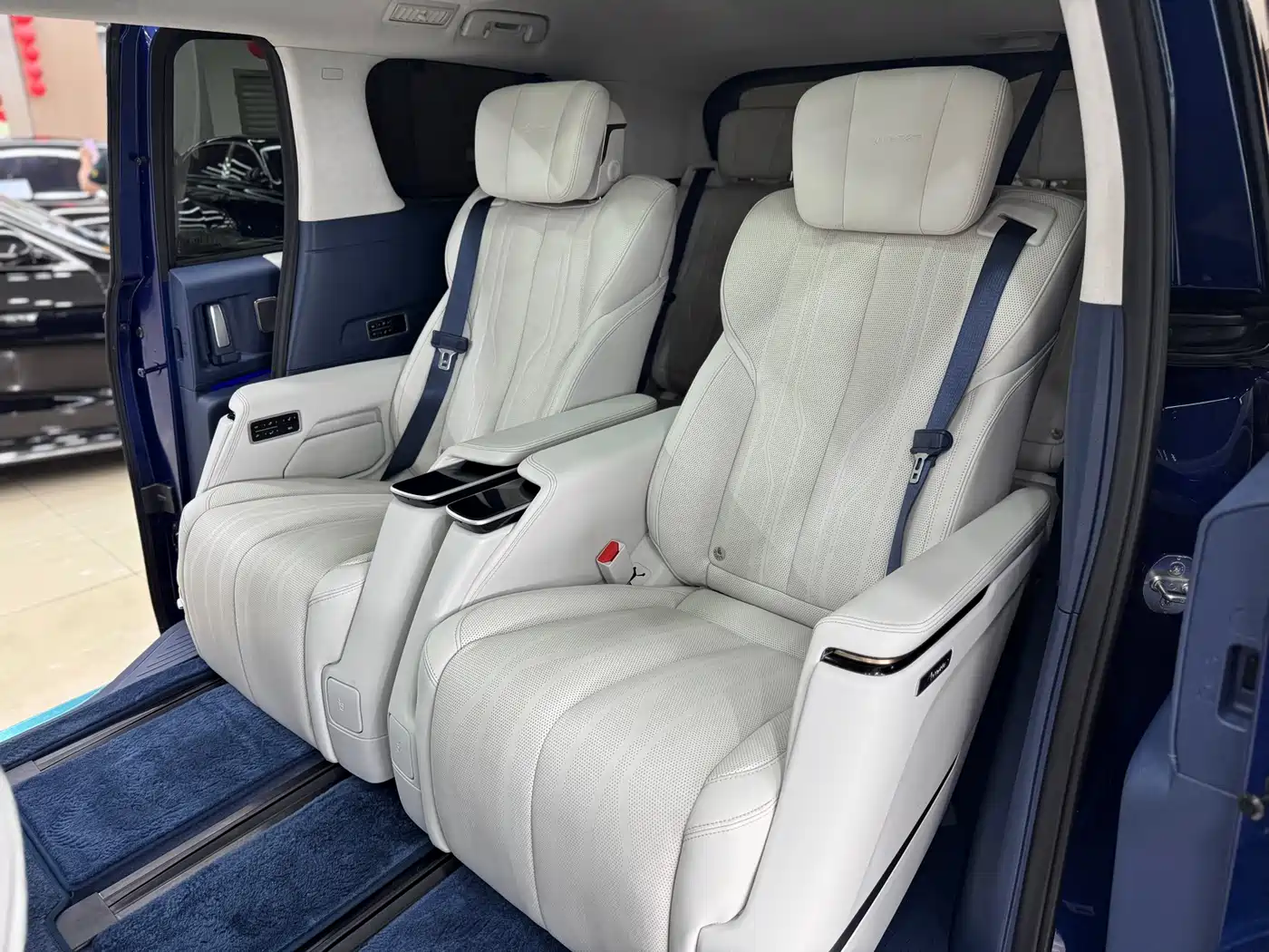 Buick Century 2023 2.0T 7-Seater World Edition фото 23