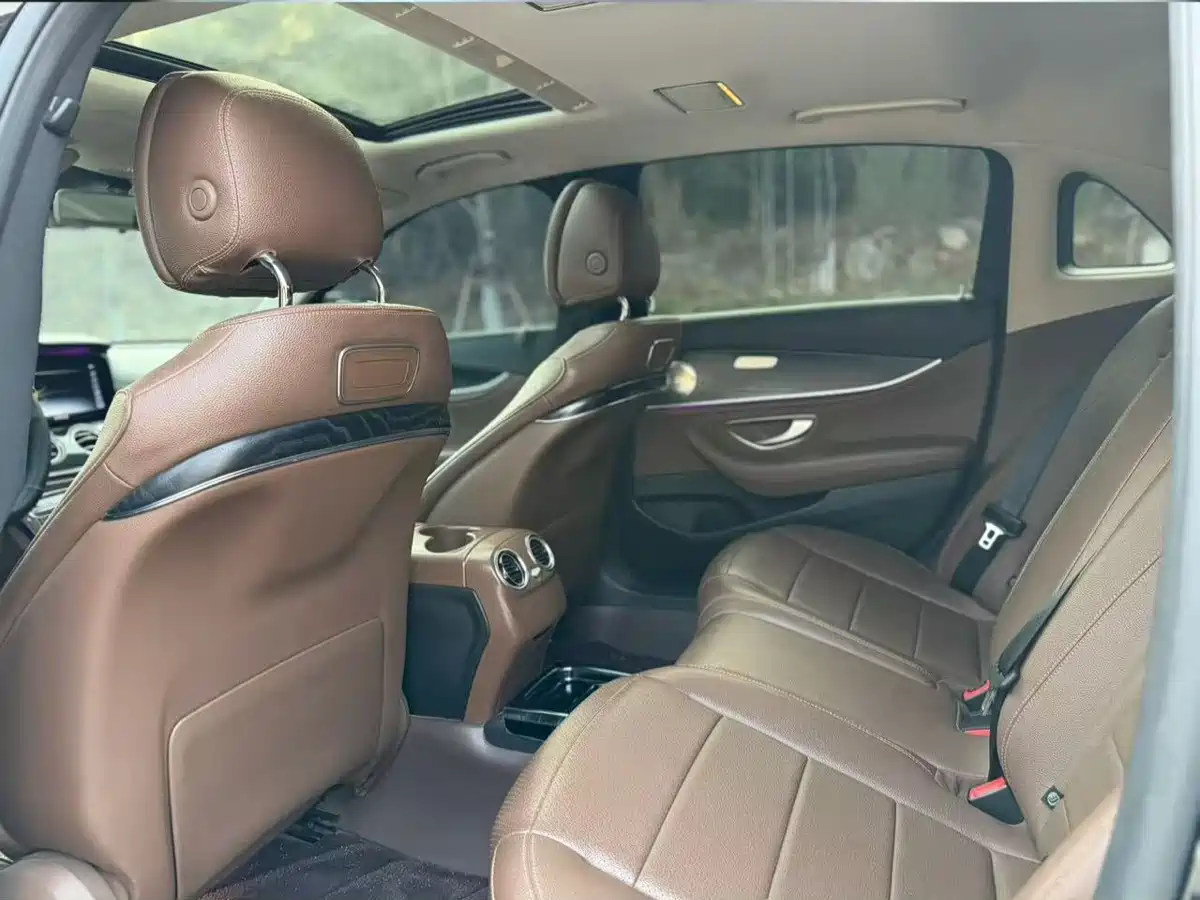 MERCEDES-BENZ E CLASS