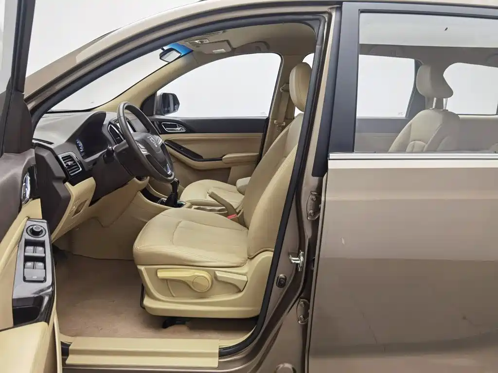 Baojun 730 2015 2014 1.5L Manual Comfort ESP Edition 7-Seater