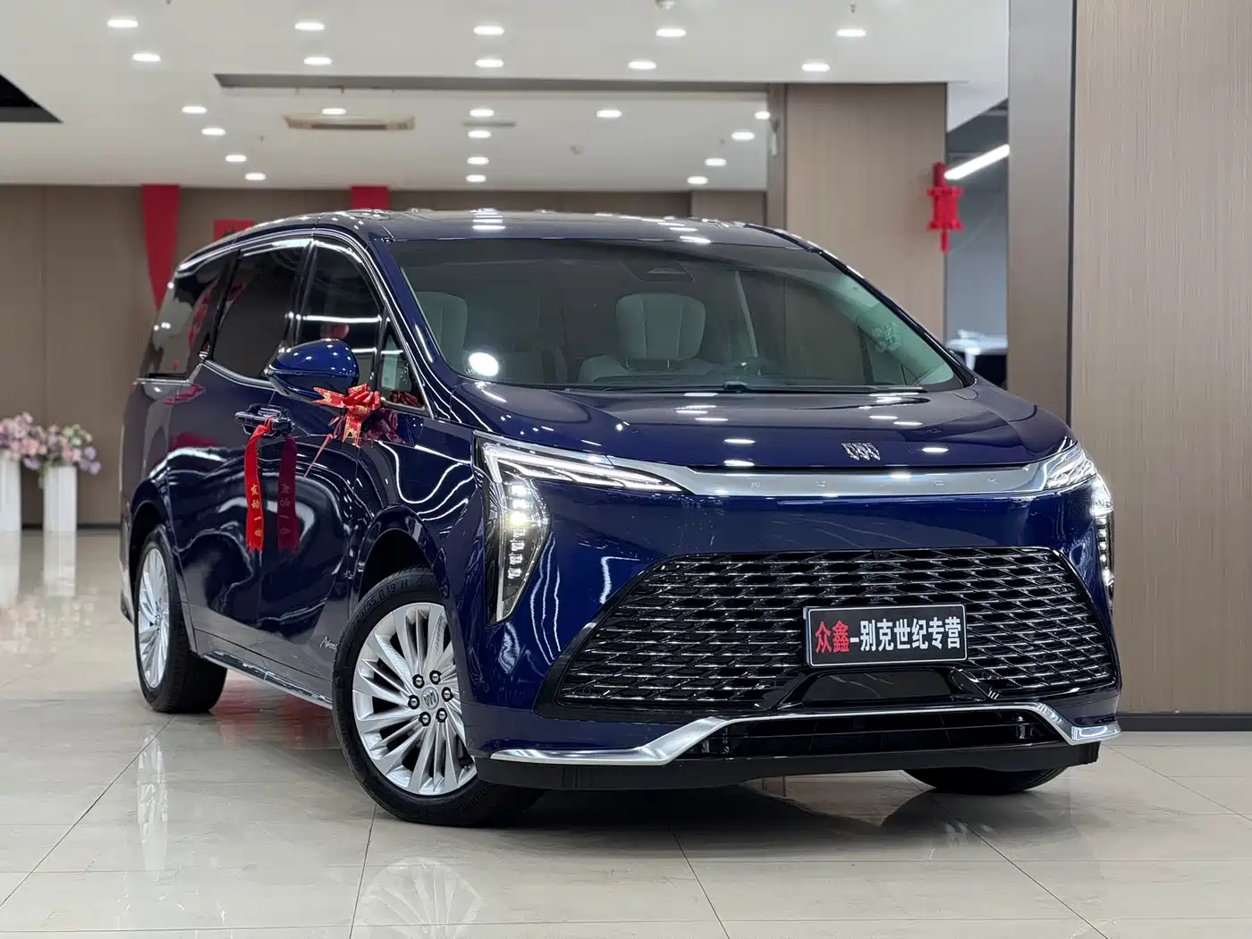 Buick Century 2023 2.0T 7-Seater World Edition фото 2