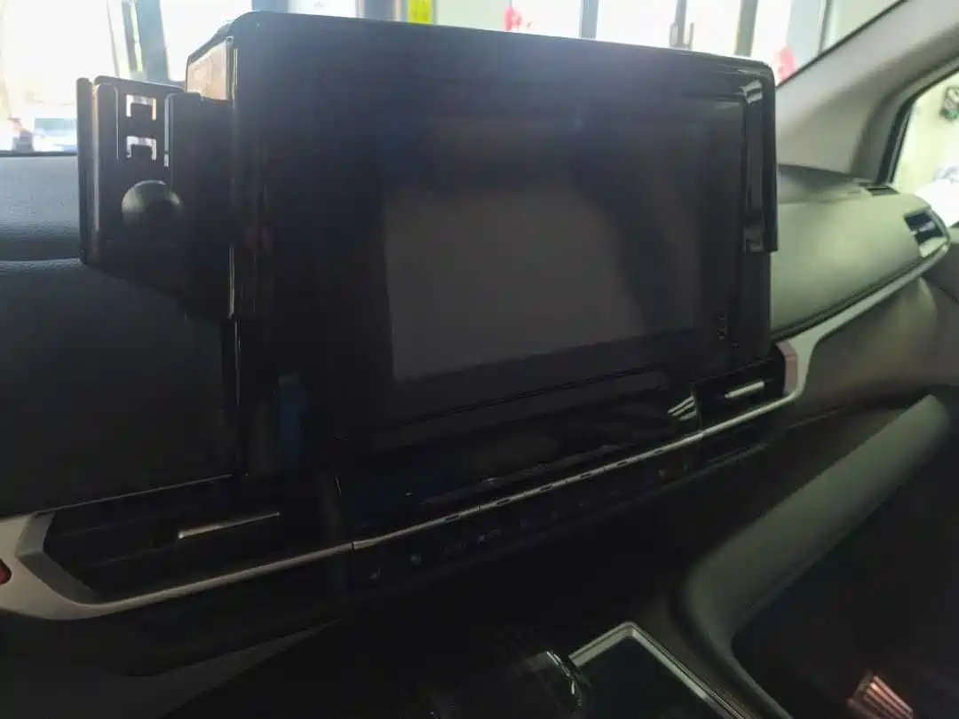 Toyota Sienna 2023 2.5L Hybrid Comfort Edition фото 21