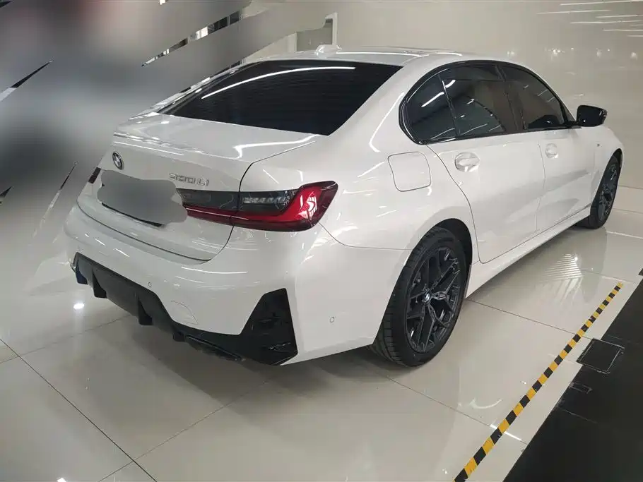 BMW 3 Series 2025 330Li Premium M Sport Night Edition фото 3