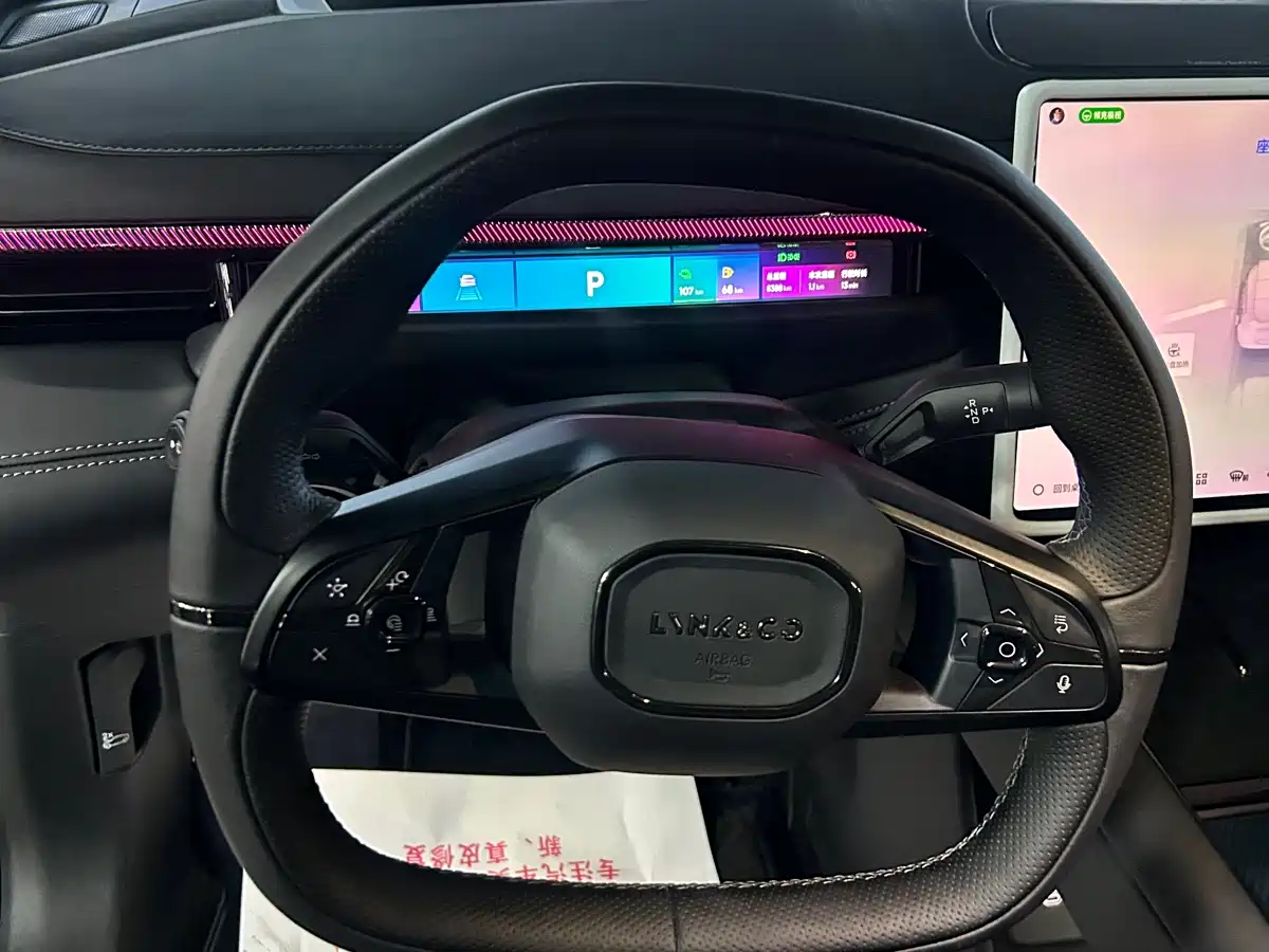 Lynk & Co 10 EM-P 2025 Facelift 120 AWD Ultra фото 18