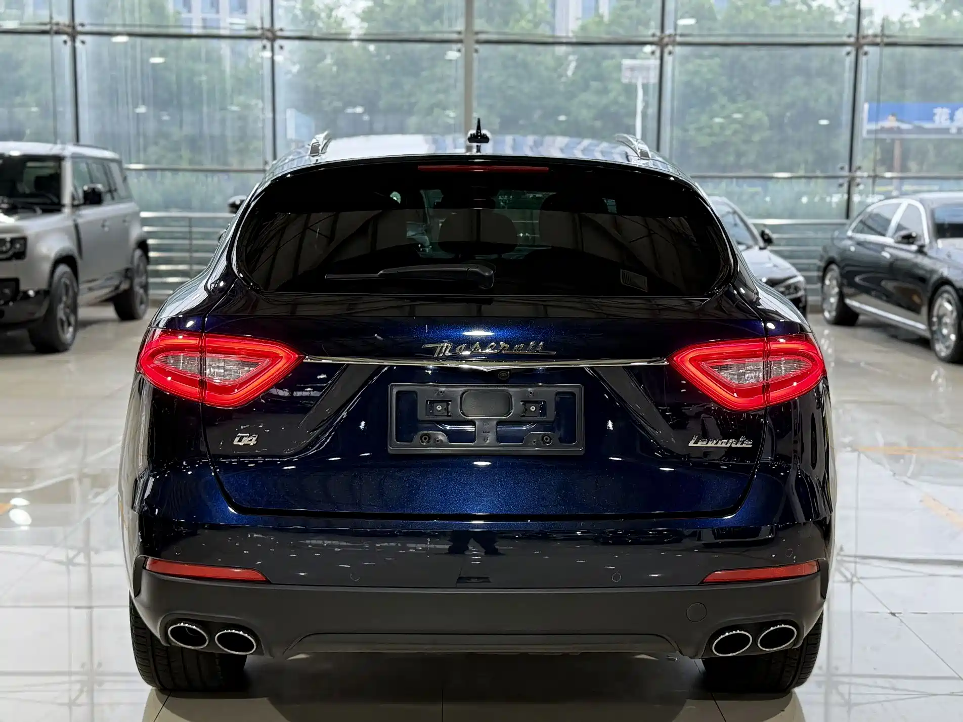 Photo 21 - Maserati Levante