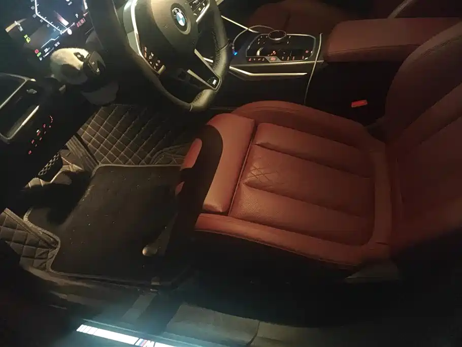BMW 3 Series 2025 330Li Premium M Sport Night Edition фото 9