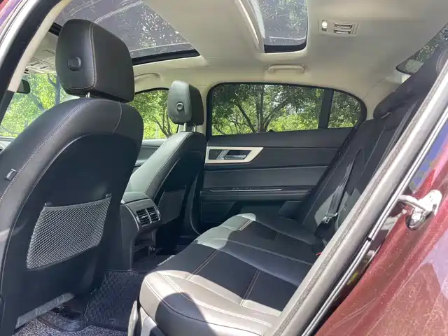 Jaguar XEL 2019 2.0T 200PS Premium — фото 4