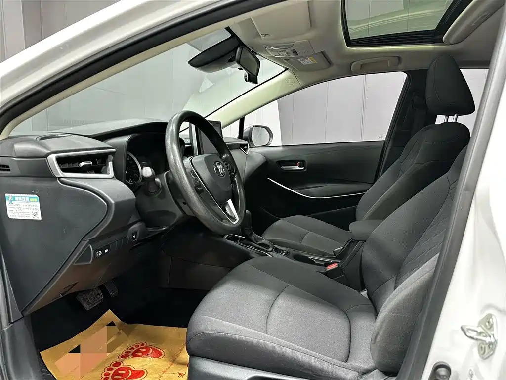 Toyota Corolla 2021 Hybrid 1.8L E-CVT Elite Edition фото 10