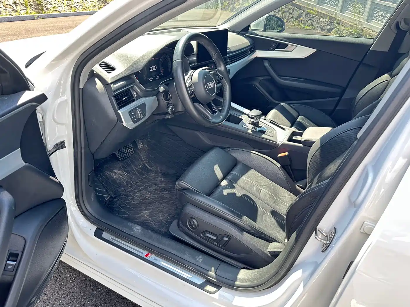 Фото 13 - Audi A4L