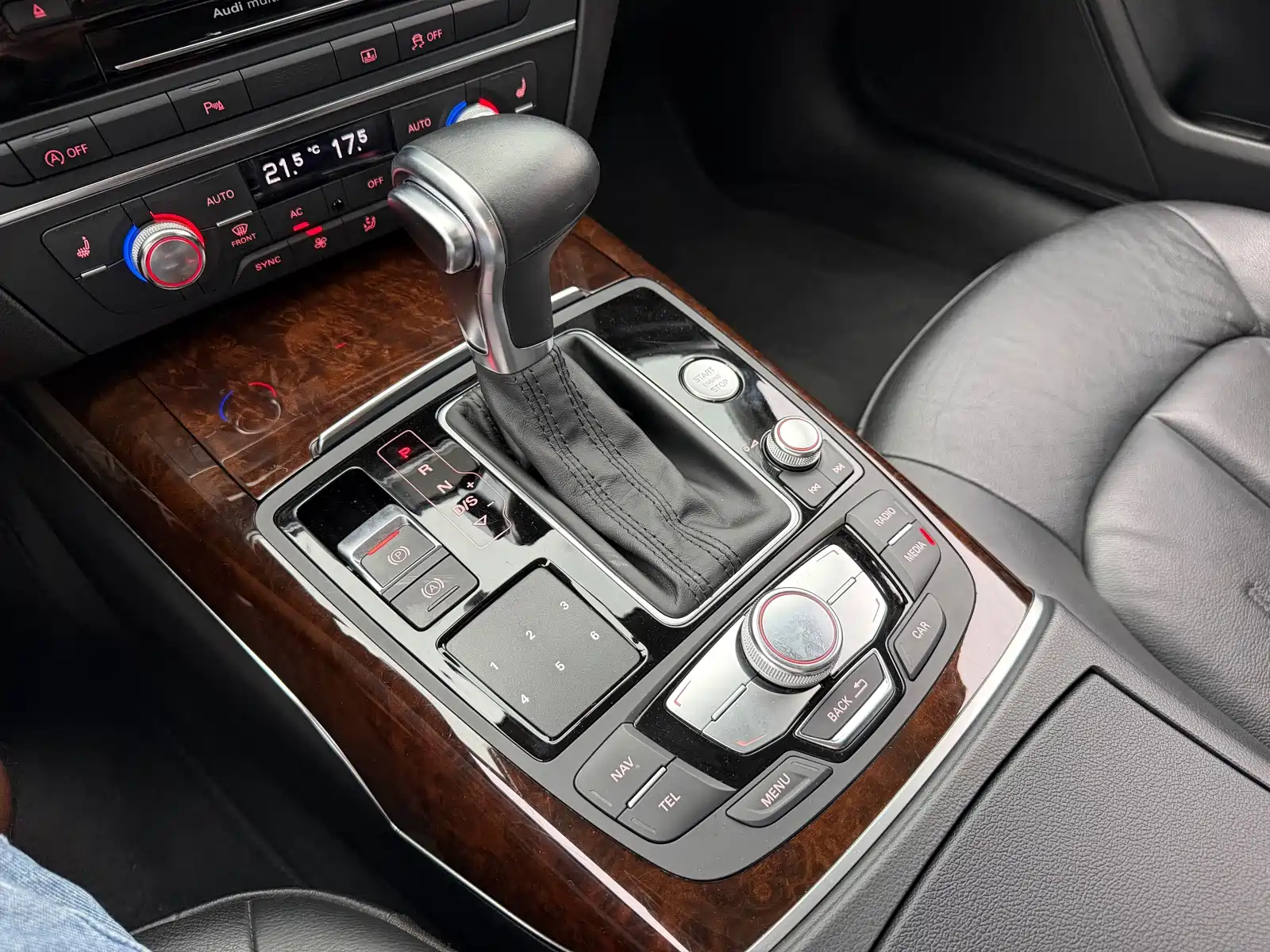 Фото 14 - Audi A6L