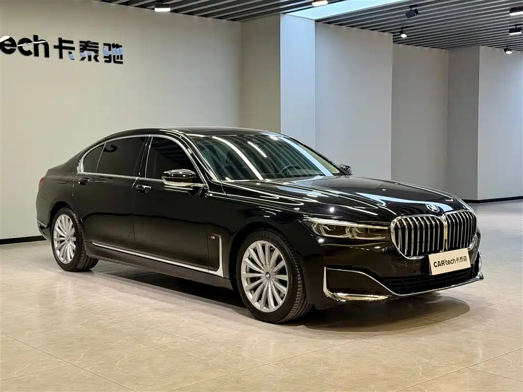 BMW 7 Series 2019 730Li Luxury Package фото 2