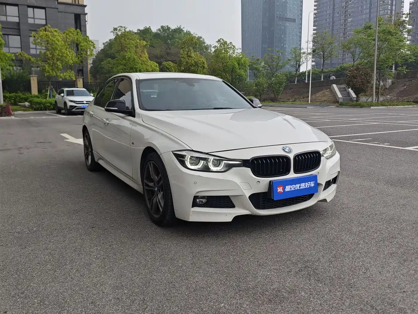 BMW 3 Series 2018 330i M Sport Black Night Edition фото 3