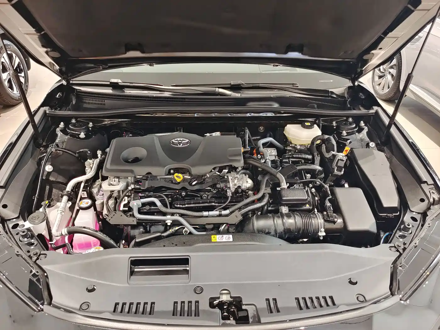 Photo 6 - Toyota Camry