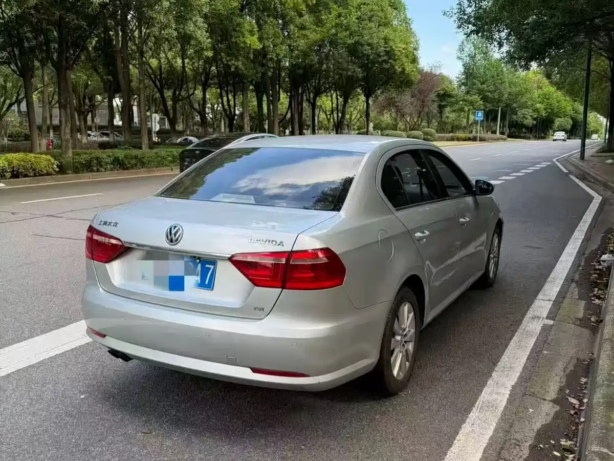 Фото 4 - Volkswagen Lavida
