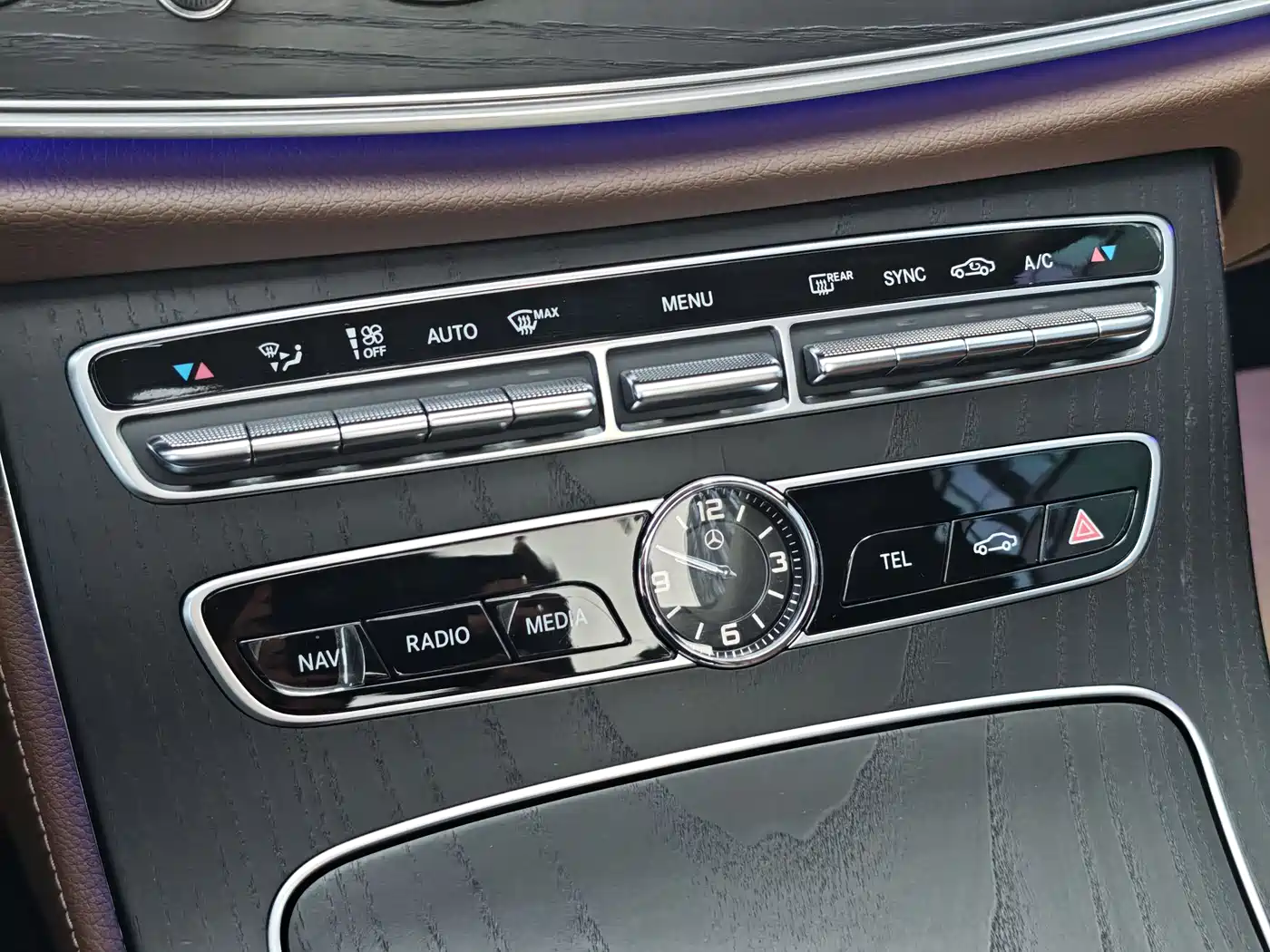 Mercedes-Benz E-Class 2020 Facelift E 300 L Sport Exclusive фото 27