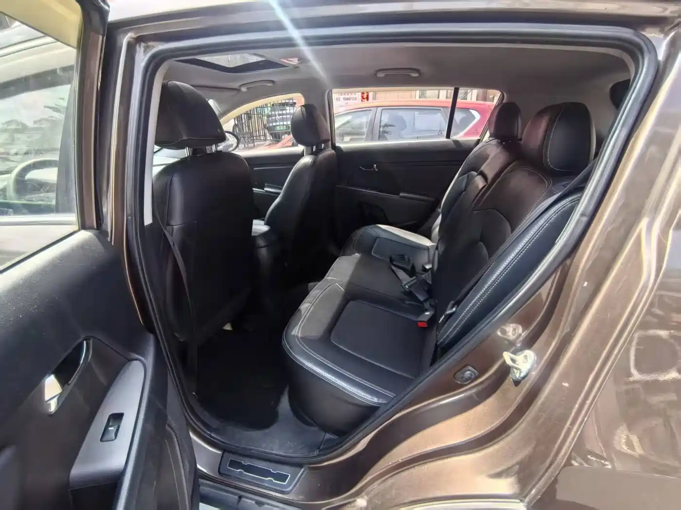 Kia Sportage 2012 2.0L Manual 2WD GLS фото 9