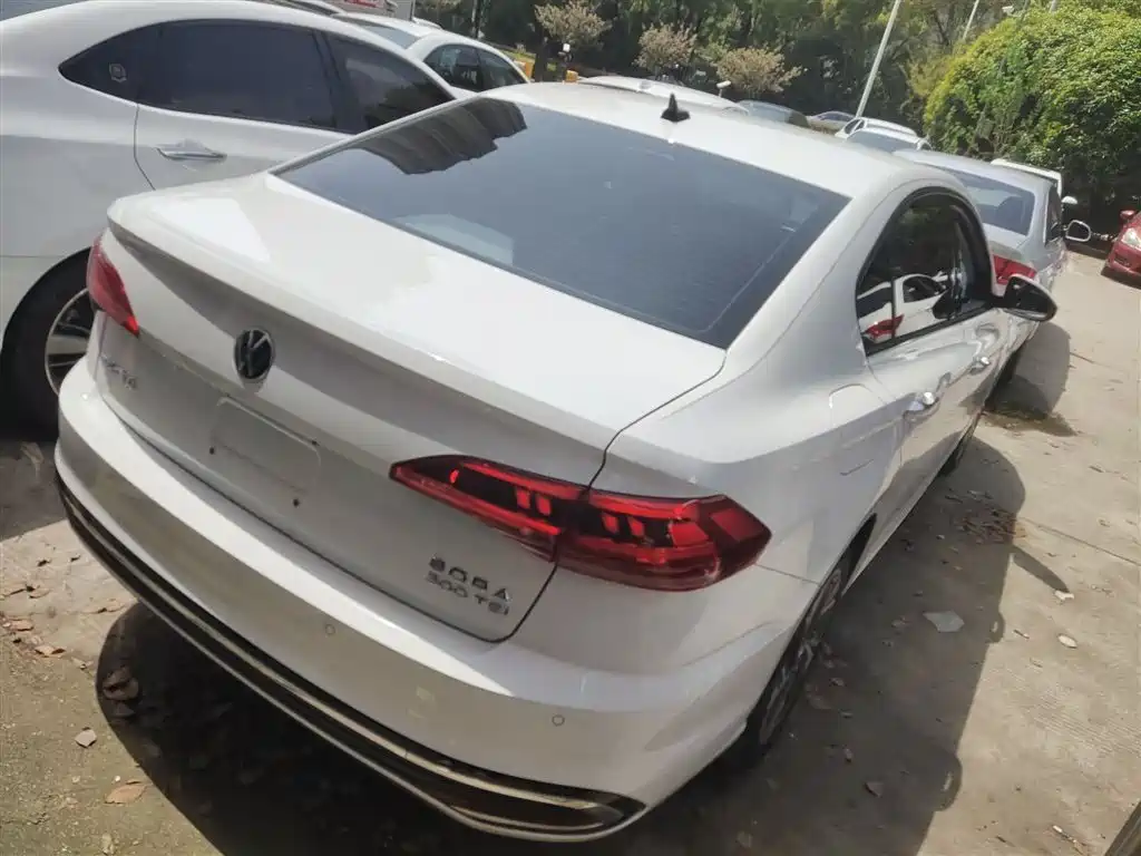 Volkswagen Bora 2023 300TSI DSG Premium Edition фото 5