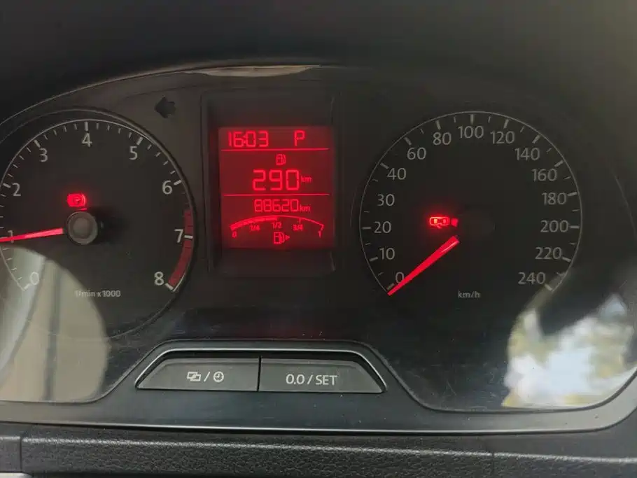 Photo 14 - Volkswagen Jetta
