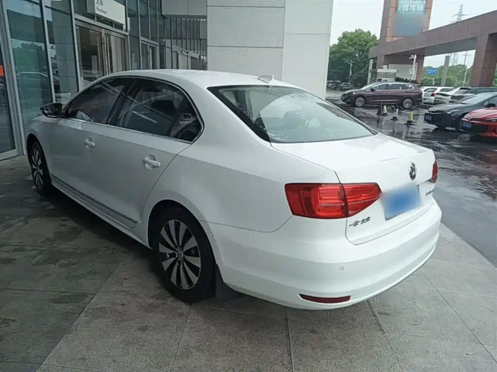 Volkswagen Sagitar 2018 1.6L Automatic Comfort фото 23