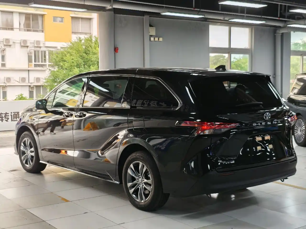 Toyota Sienna 2026 Model 2.5L Hybrid 2WD Comfort Edition фото 13