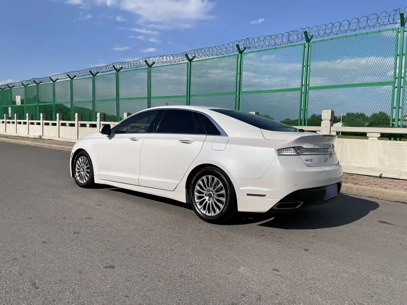 Lincoln MKZ 2016 2014 2.0T Premium Edition